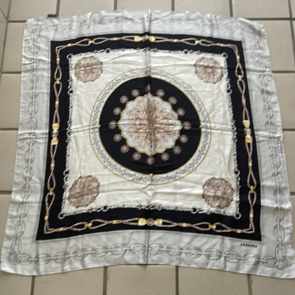 Vintage1990s rare  Renoma Paris silk scarf